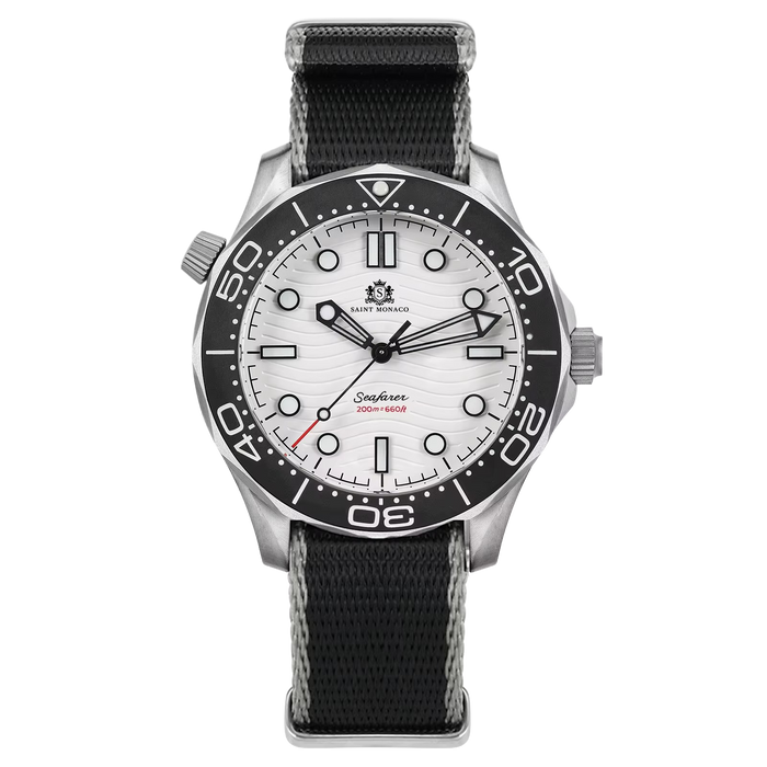 DIVER 007 — Nylon White Wave / NATO Strap
