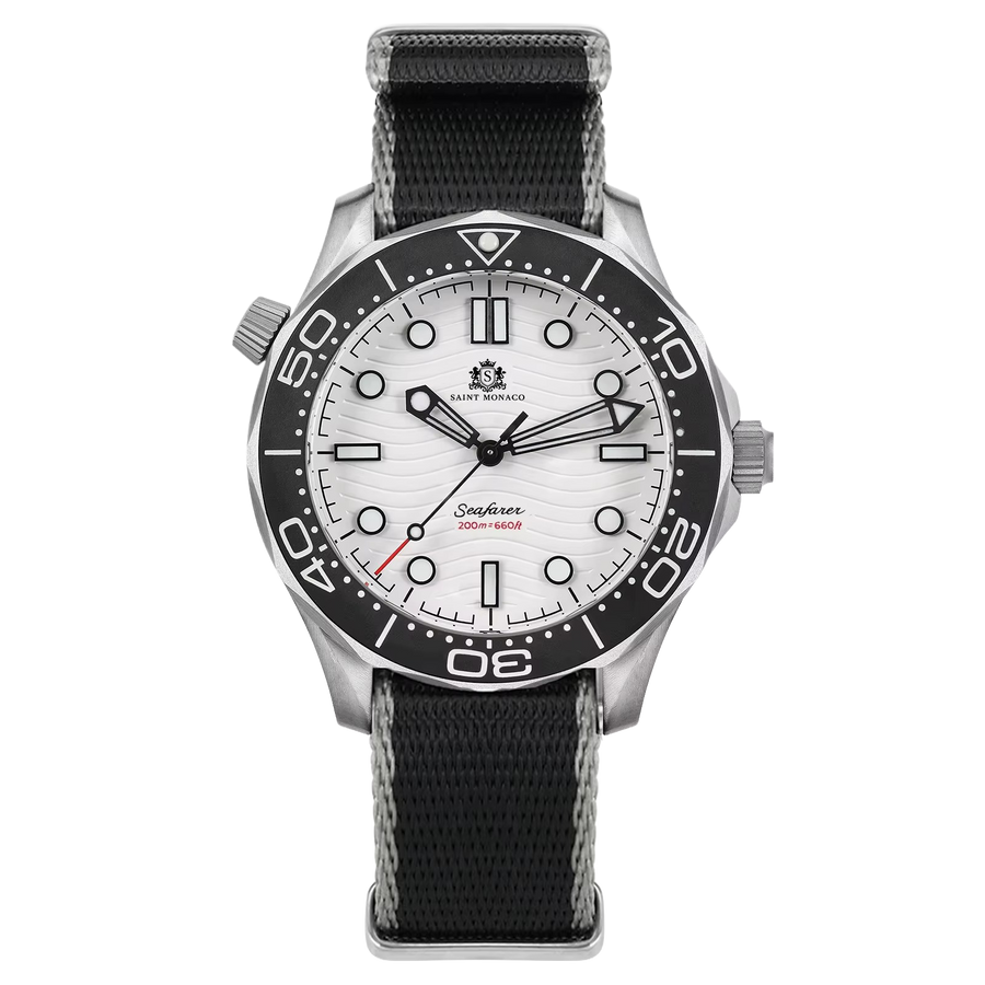 DIVER 007 — Nylon White Wave / NATO Strap