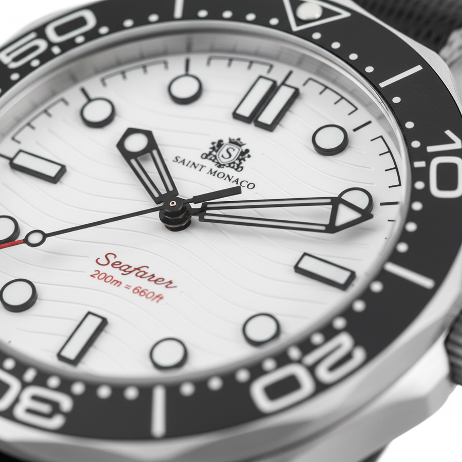 DIVER 007 — Nylon White Wave / NATO Strap